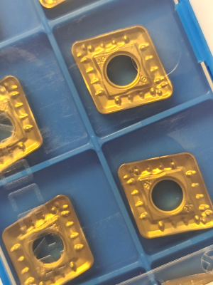 Kyocera WSP CNMM120416-PX, Sorte CA525