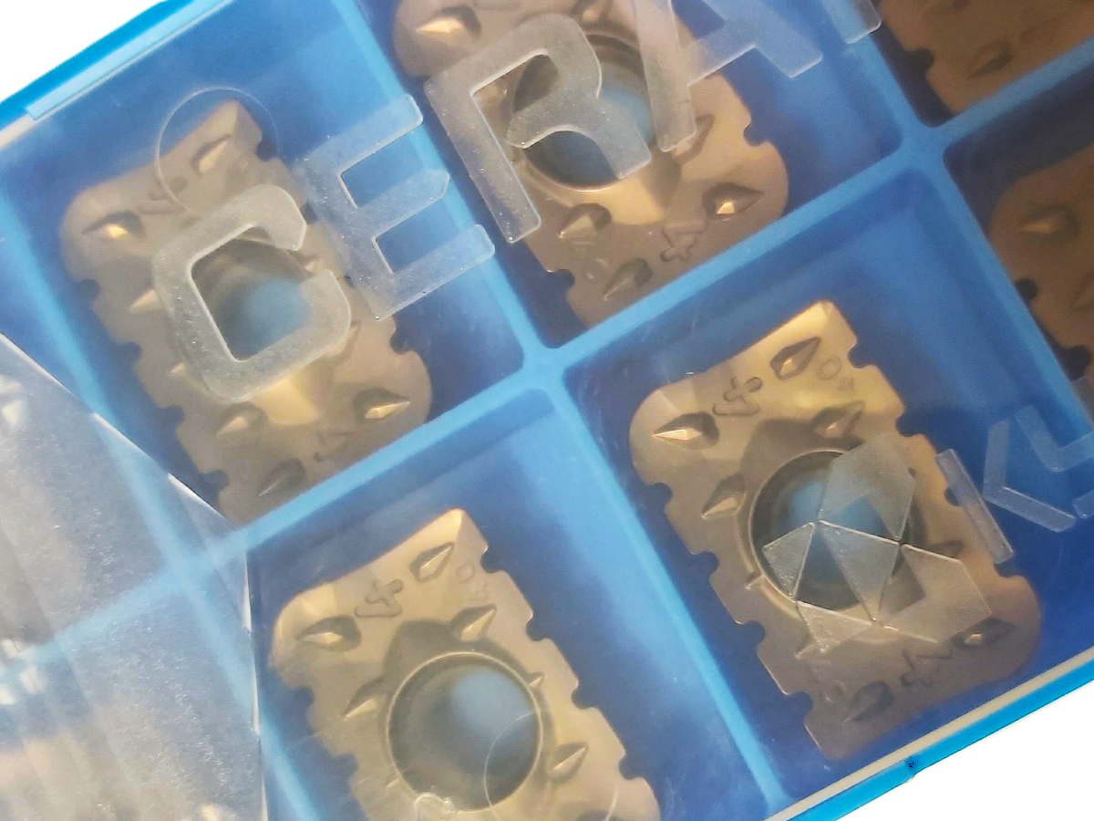 Kyocera WSP APMT250640ER-NB4, Sorte PR1230