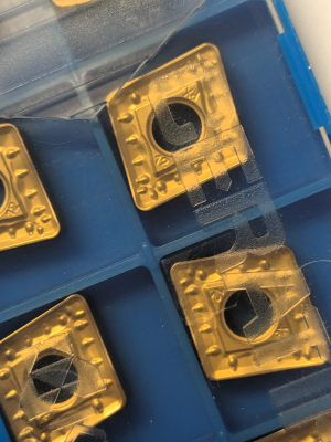 Kyocera WSP CNMM120412-PX, Sorte CA5515