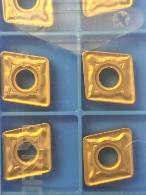 Kyocera WSP CNMG120412-WQ, Sorte CA525